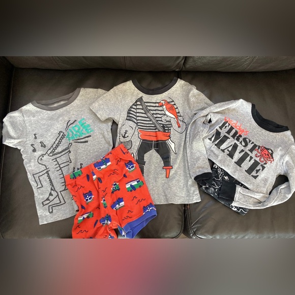 Random boys PJ bottoms and tops (size 5) - Picture 2 of 2